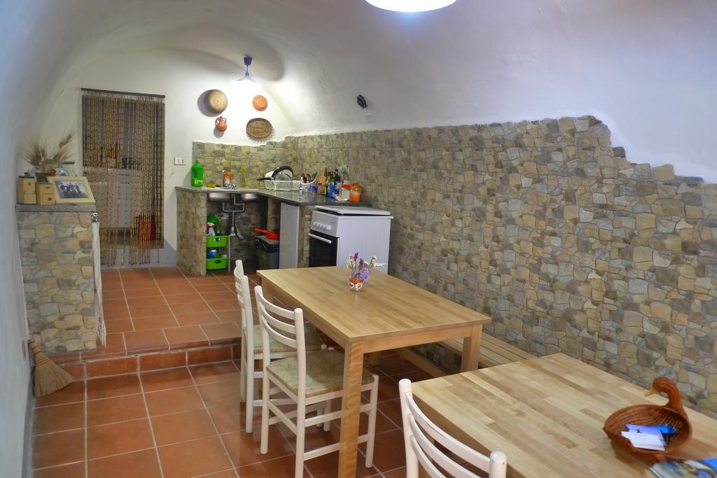 Guesthouse Bosa Di Giuseppe الغرفة الصورة